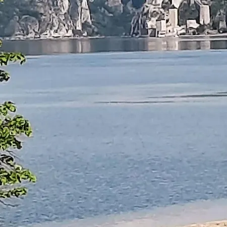 Hill 1 * גולובאץ